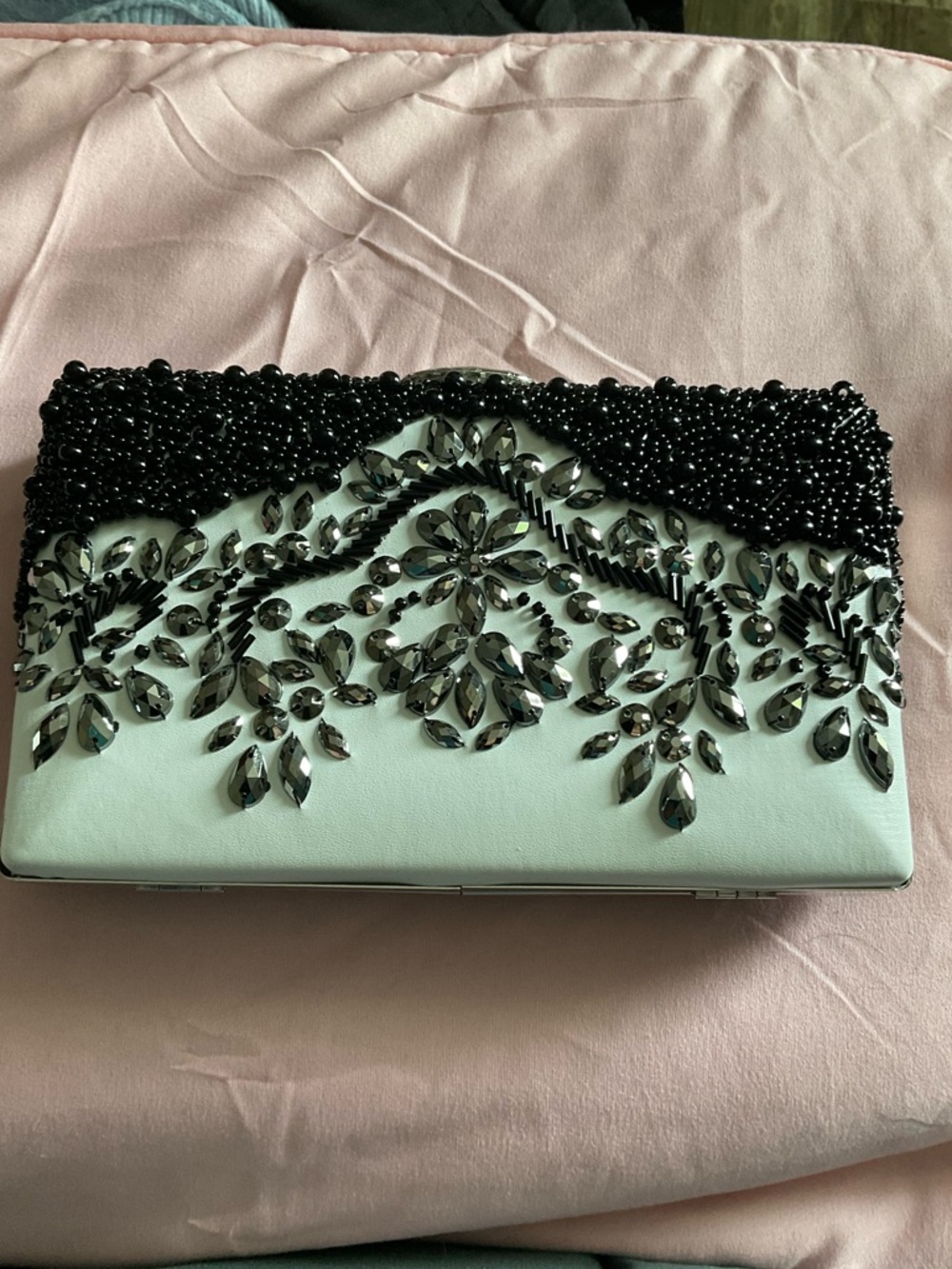 Elegant Beaded Rhinestone Evening Clutch Black/White Chain Strap 7.5 x 5” - Picture 5 of 6